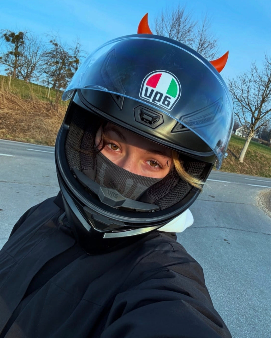 Helm Hörner Neon-Orange